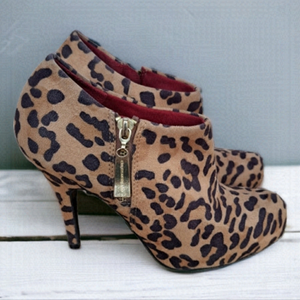 Christian Siriano payless collaboration leopard print heel 4" booties size 6 1/2